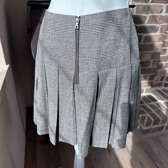 Alice + Olivia Gray Tan Plaid Cape Jacket SzM Leather Skirt Sz 6 Coordinated Set - Picture 5 of 13